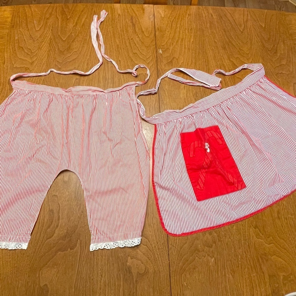 Vintage 1950s Mr and Mrs Santa Claus Half Aprons Christmas Kitsch